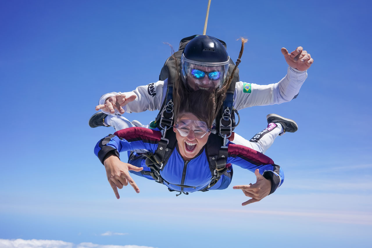 skydiving position: the arch